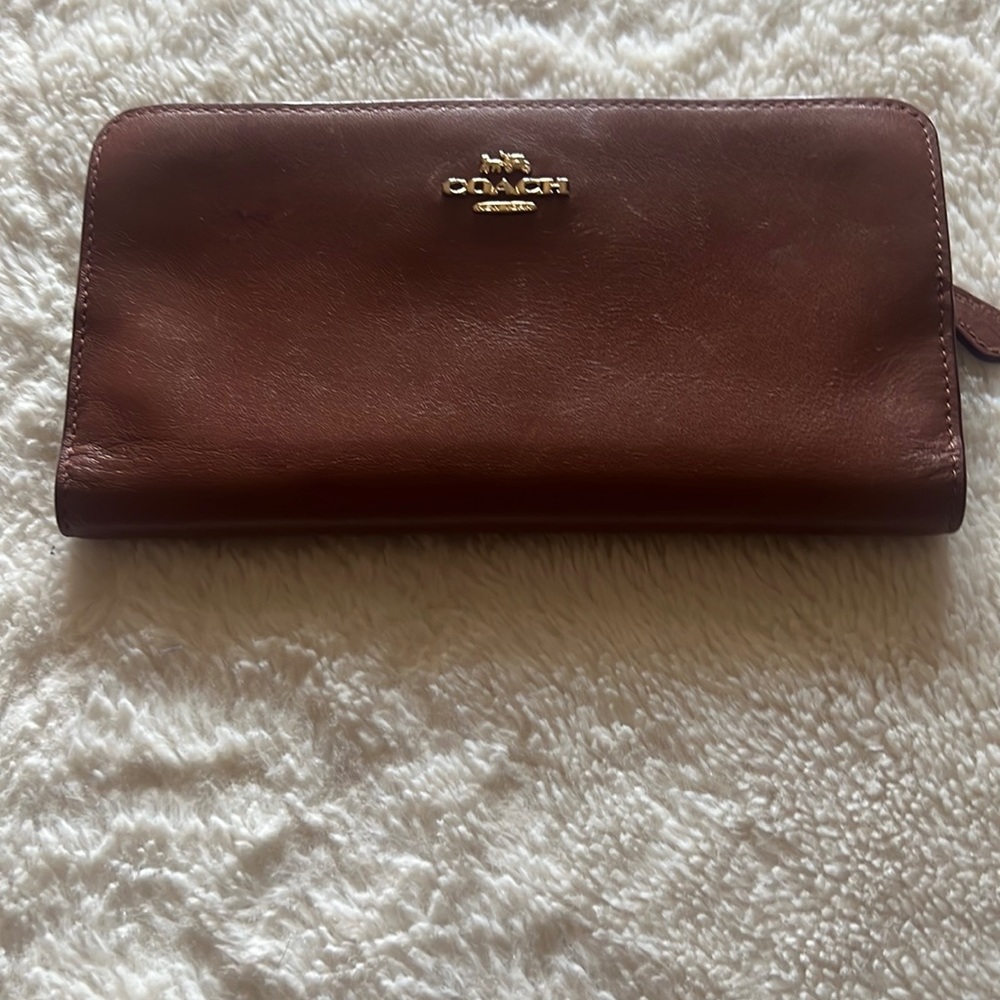 Coach Women’s wallet in Honey color